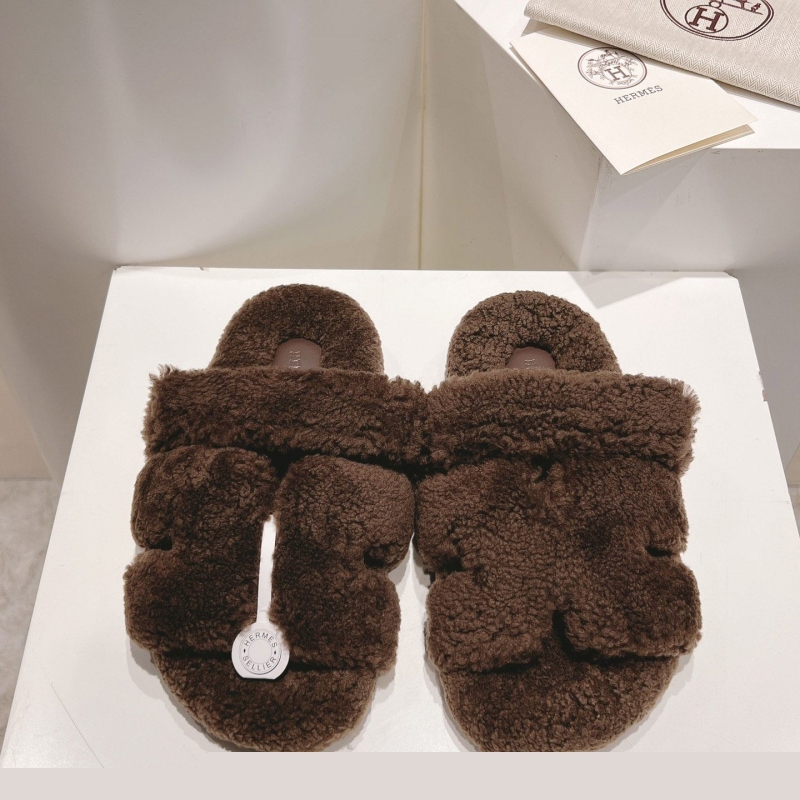 H**mes slippers